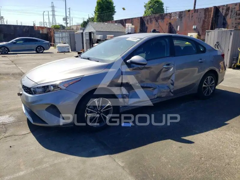 2023 KIA Forte фото