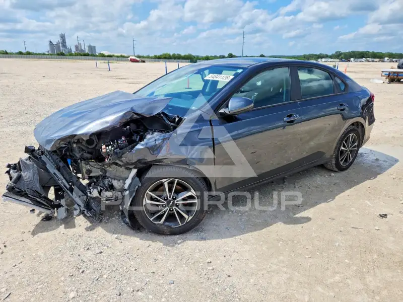2023 KIA Forte фото