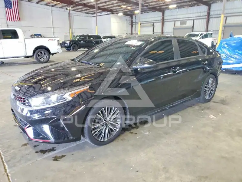 2023 KIA Forte фото