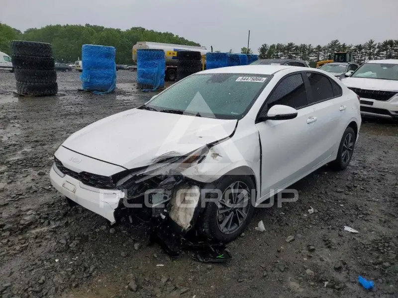 2023 KIA Forte фото