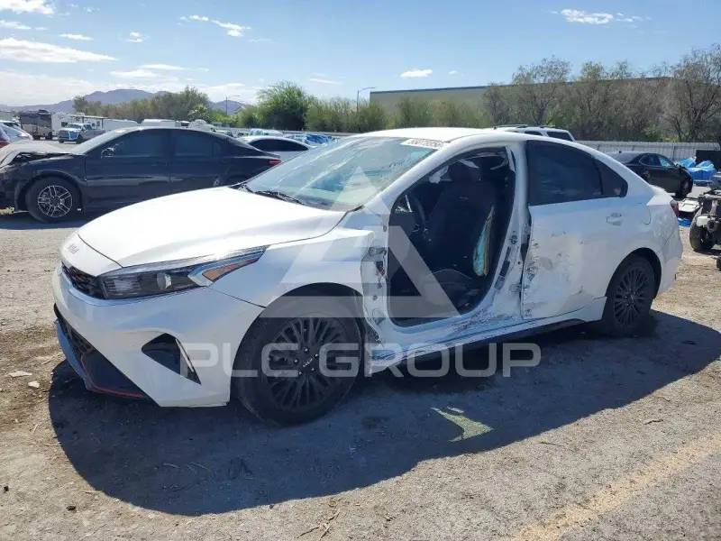 2023 KIA Forte фото
