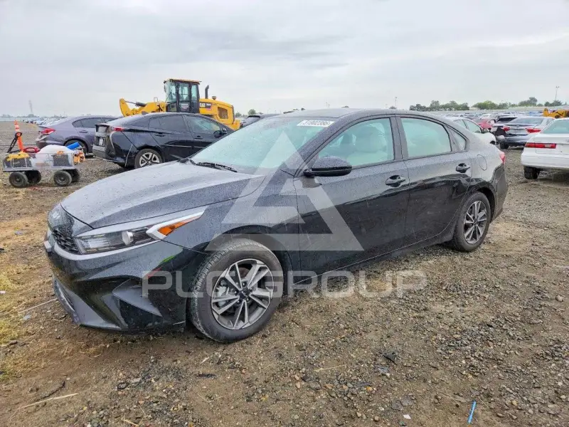 2023 KIA Forte фото