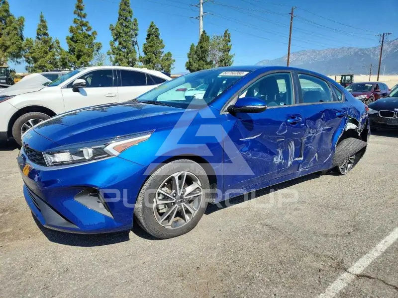 2023 KIA Forte фото