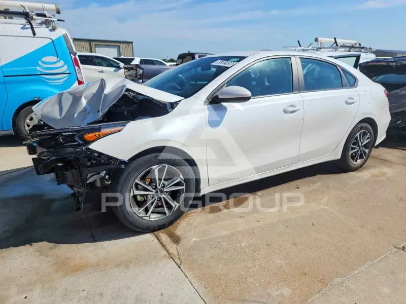 2023 KIA Forte фото