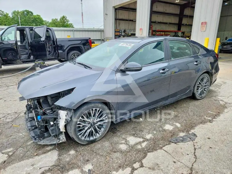 2023 KIA Forte фото