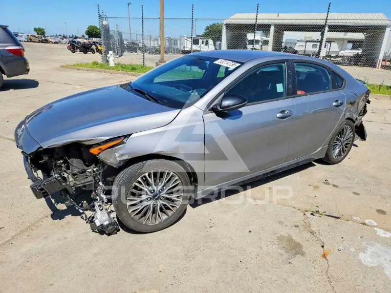 2023 KIA Forte фото