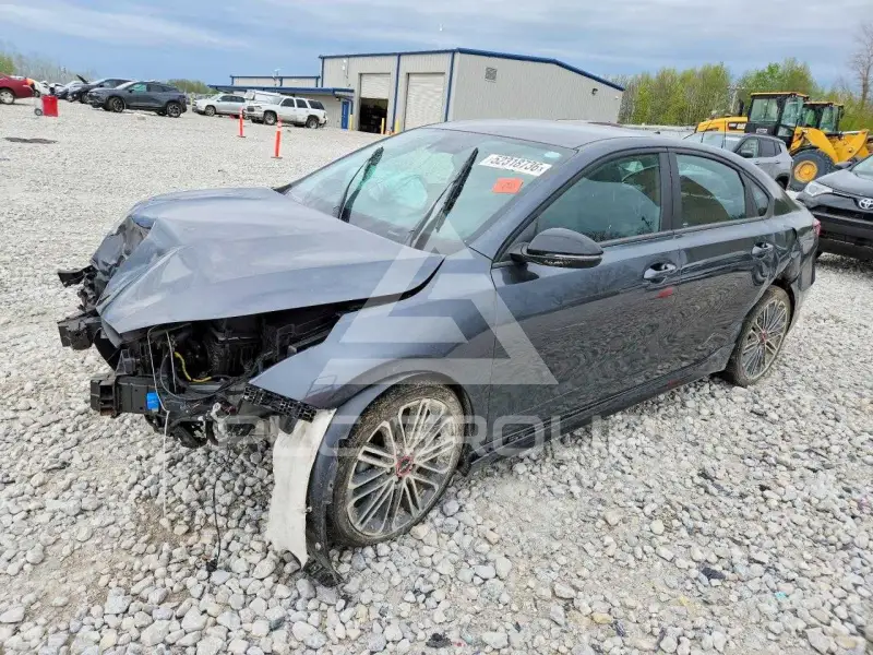 2023 KIA Forte фото