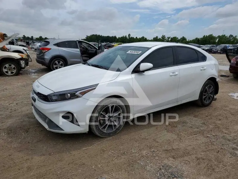 2023 KIA Forte фото