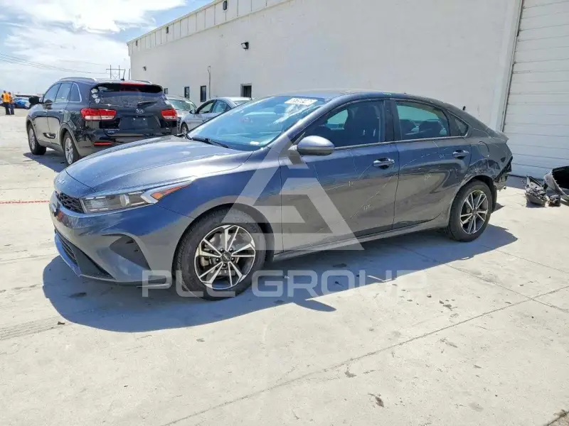 2023 KIA Forte фото