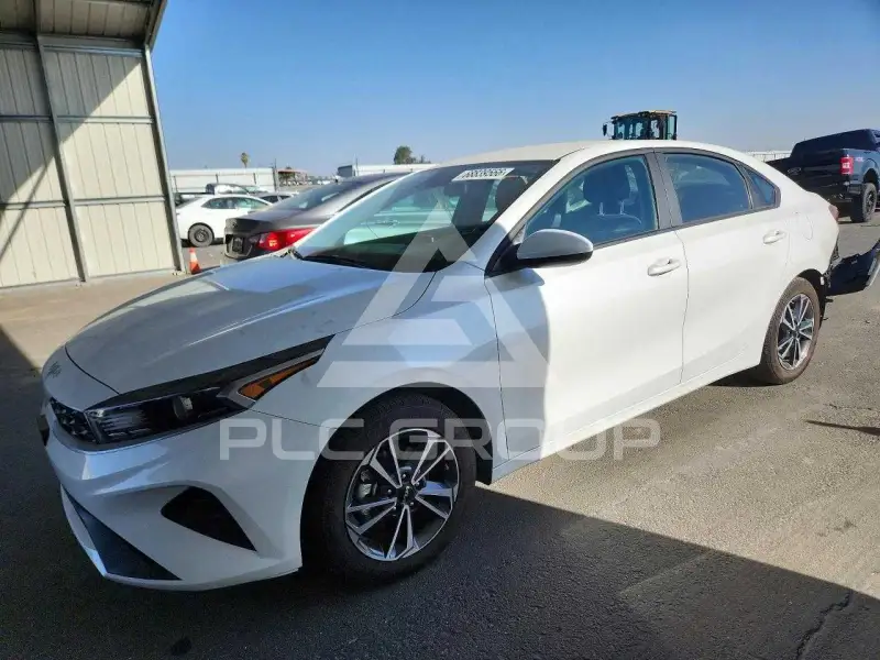 2023 KIA Forte фото