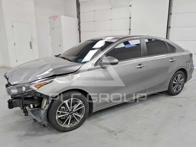 2023 KIA Forte фото