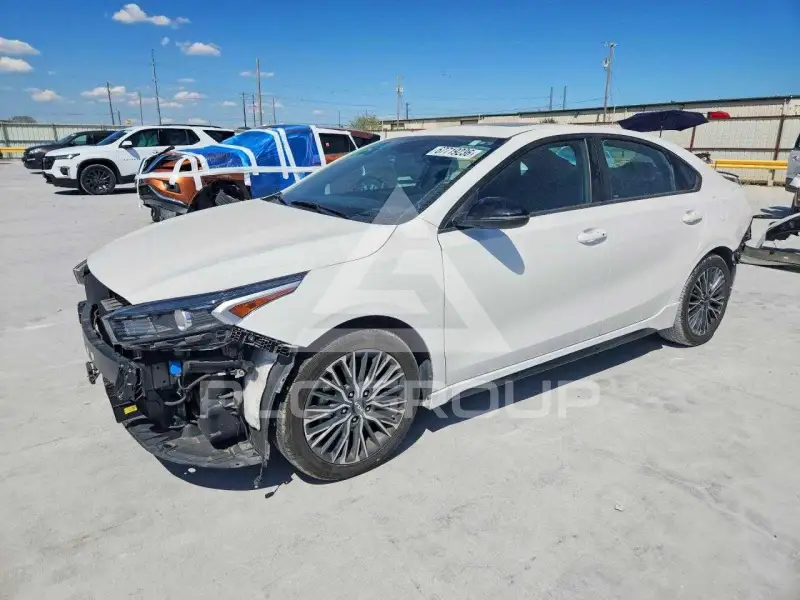 2023 KIA Forte photo