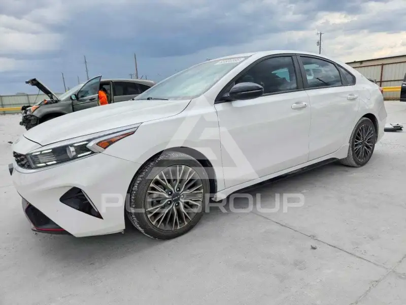 2023 KIA Forte фото