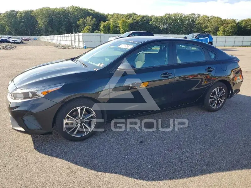2023 KIA Forte фото