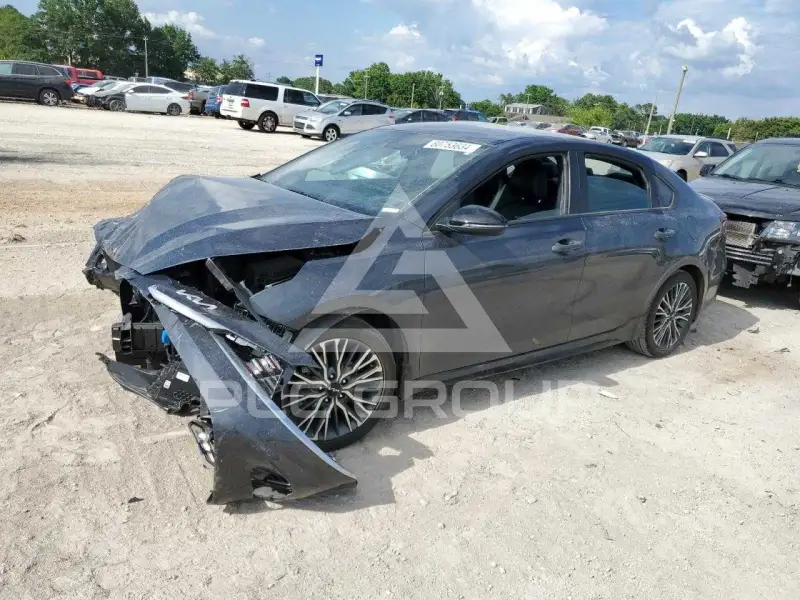 2023 KIA Forte фото
