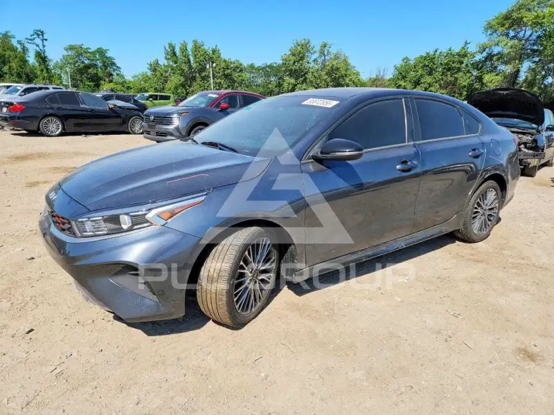 2023 KIA Forte фото