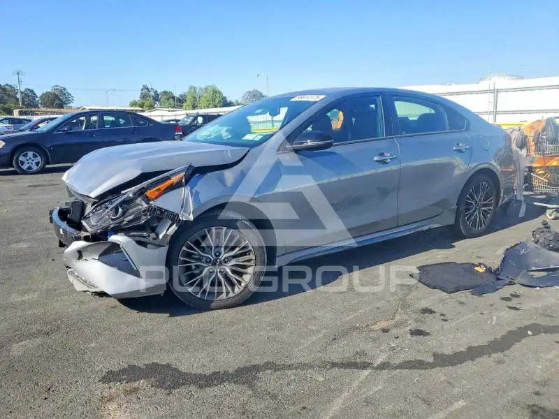 2023 KIA Forte фото