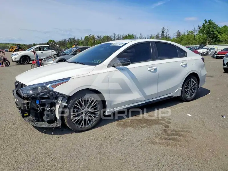 2023 KIA Forte фото