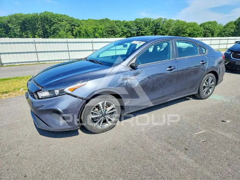 2023 KIA Forte фото