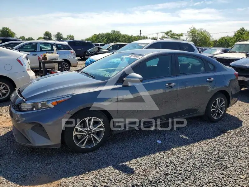 2023 KIA Forte фото