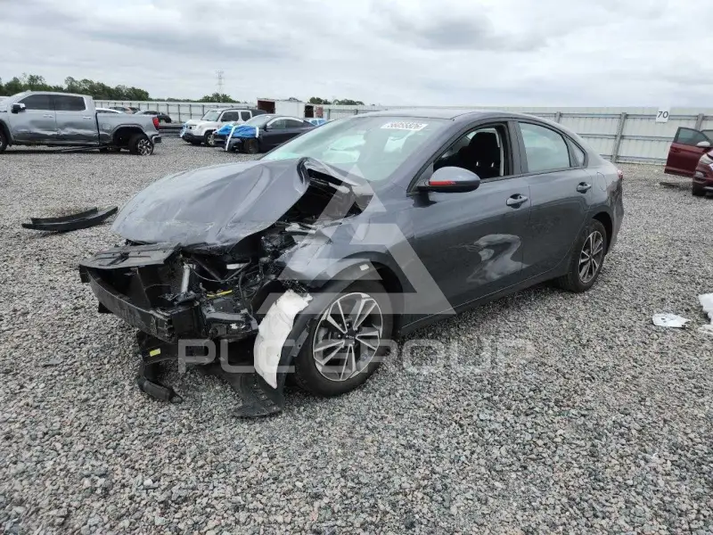 2023 KIA Forte фото