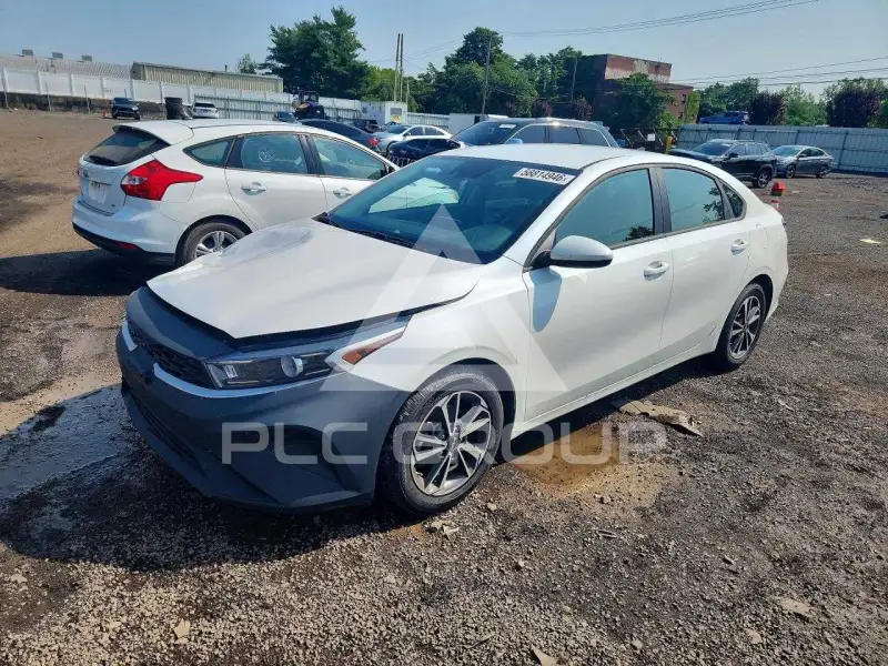 2023 KIA Forte фото