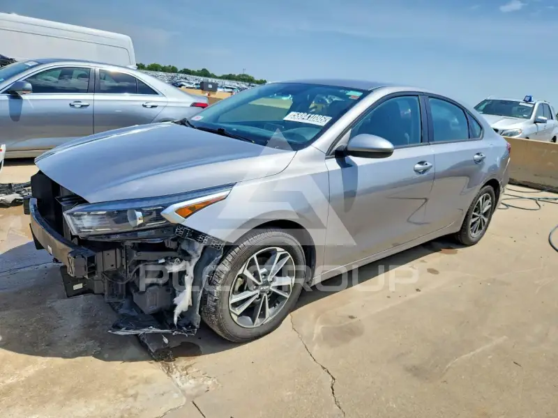 2023 KIA Forte фото