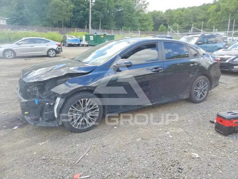 2023 KIA Forte фото