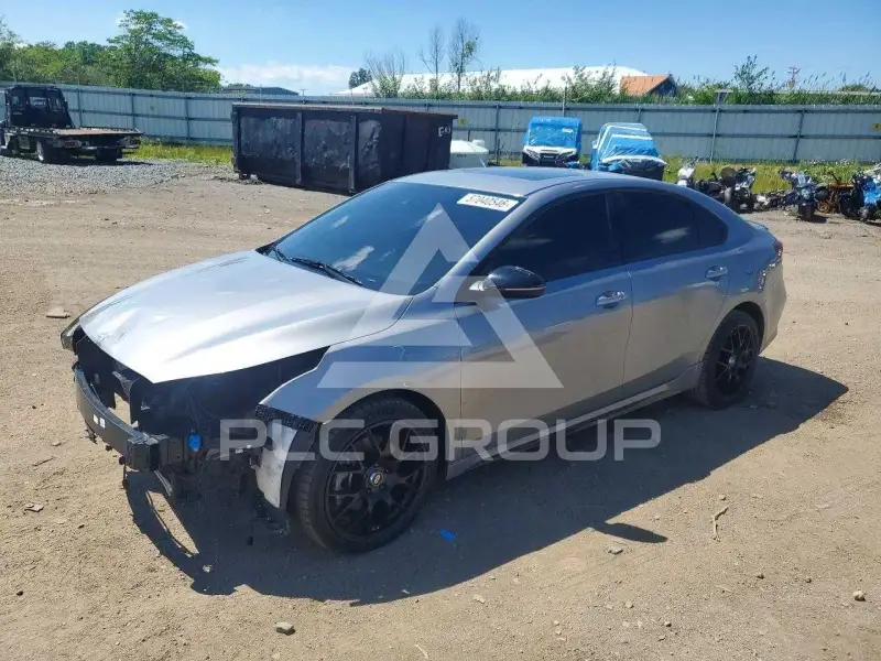 2023 KIA Forte фото