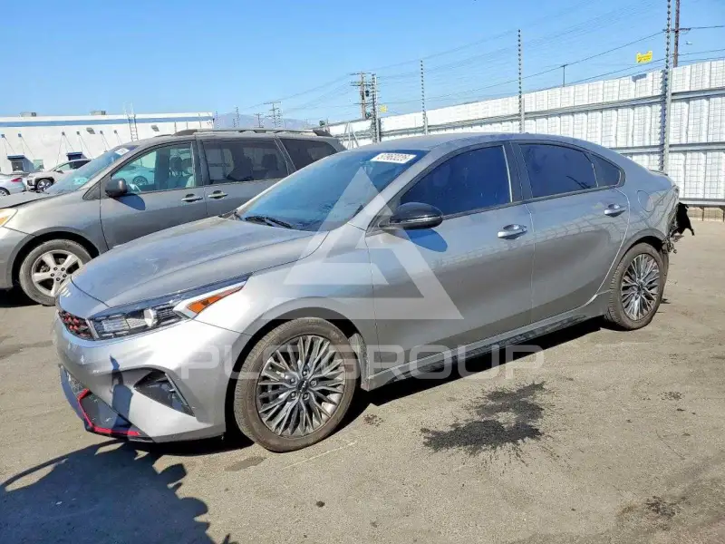 2023 KIA Forte фото