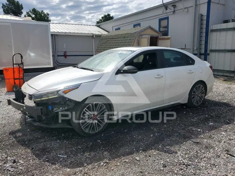 2023 KIA Forte фото
