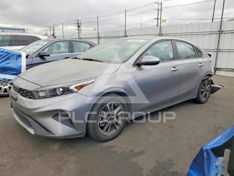 2023 KIA Forte фото