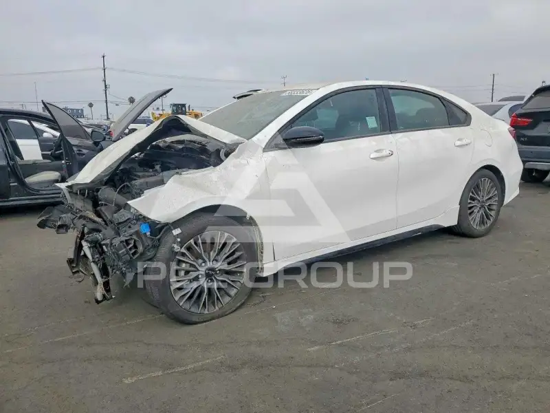 2023 KIA Forte фото