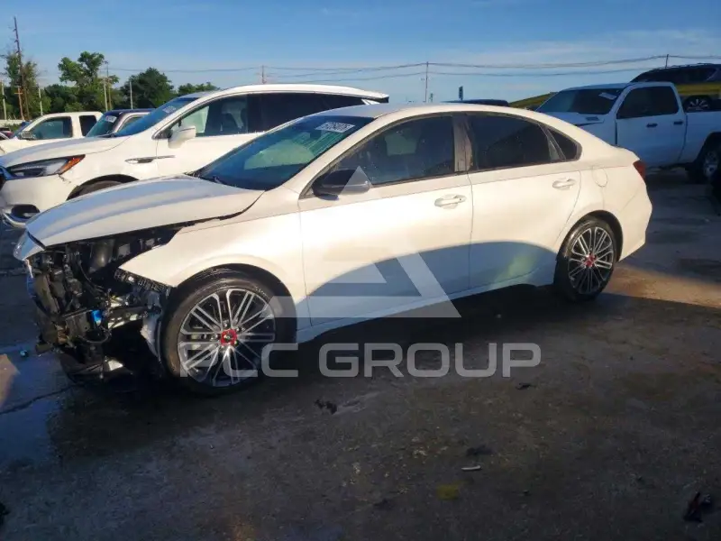 2023 KIA Forte фото