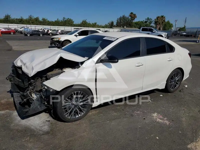 2023 KIA Forte photo