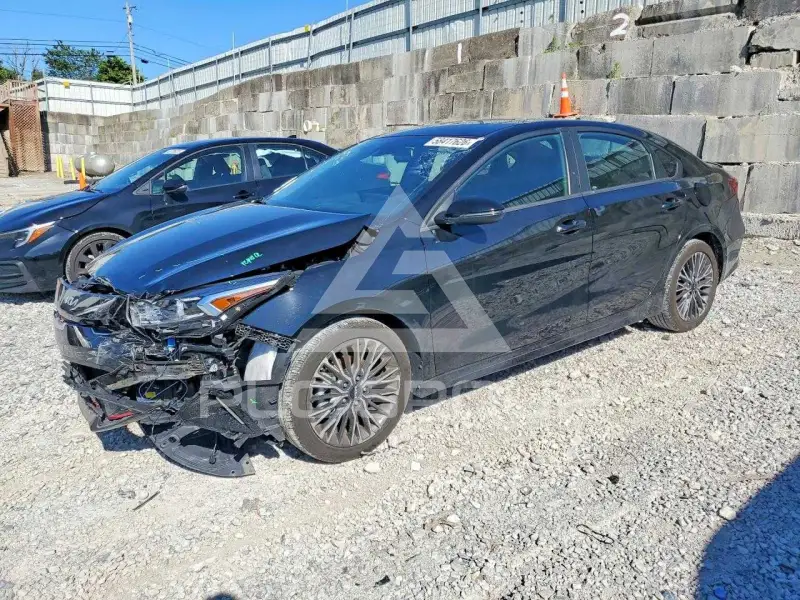 2023 KIA Forte photo