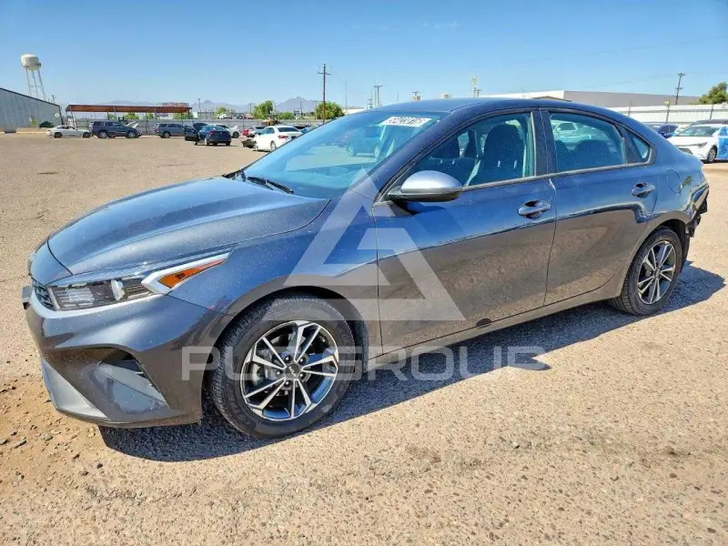 2023 KIA Forte фото