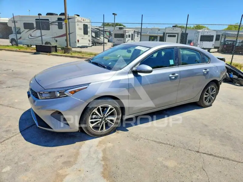 2023 KIA Forte фото