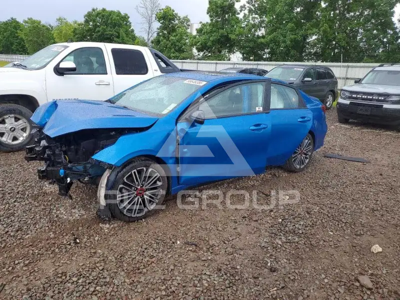 2023 KIA Forte фото