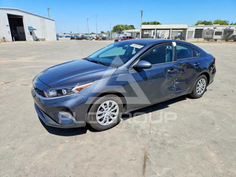2023 KIA Forte фото