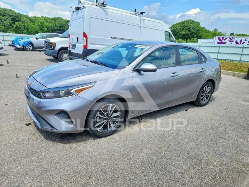 2023 KIA Forte фото
