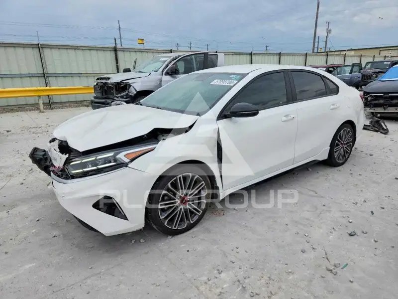 2023 KIA Forte фото
