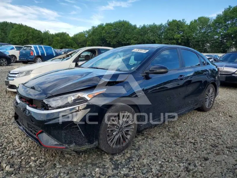 2023 KIA Forte фото