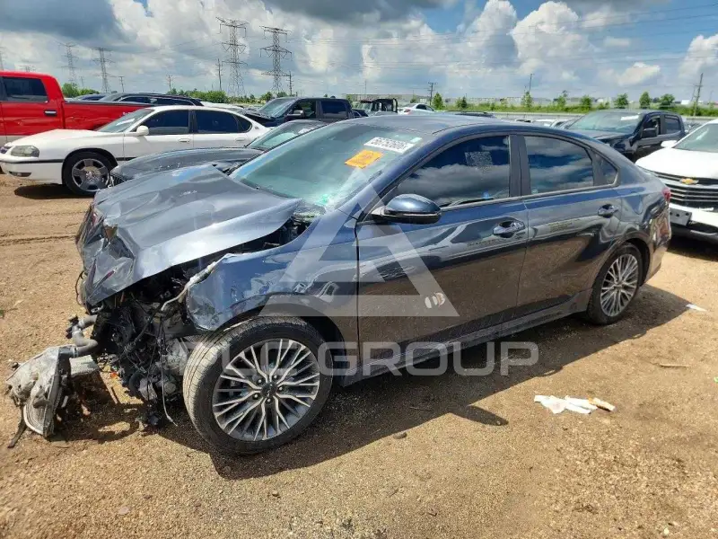 2023 KIA Forte photo
