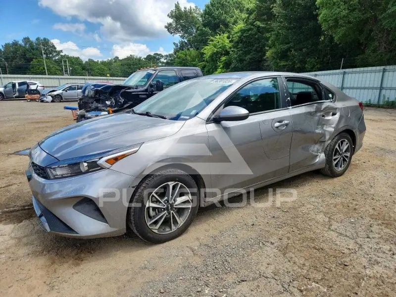 2023 KIA Forte photo