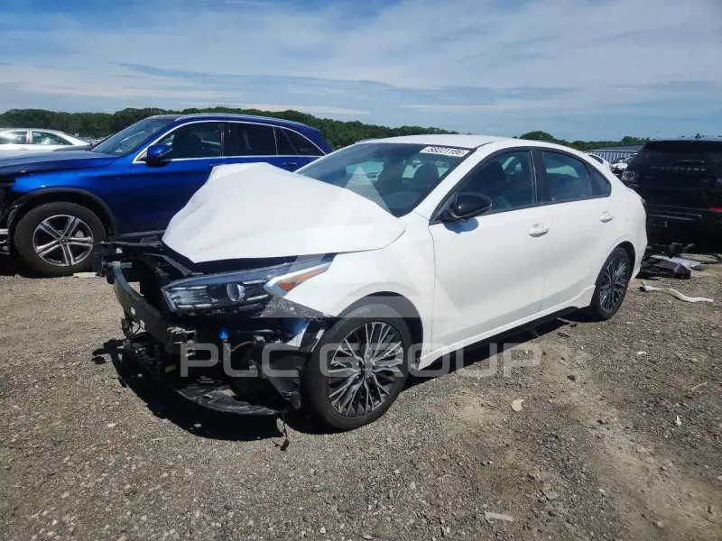 2023 KIA Forte фото