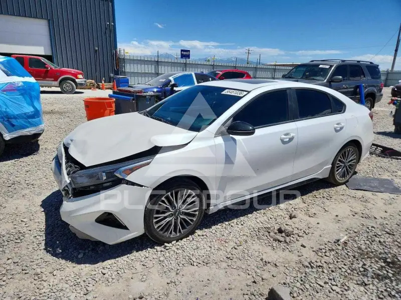2023 KIA Forte фото