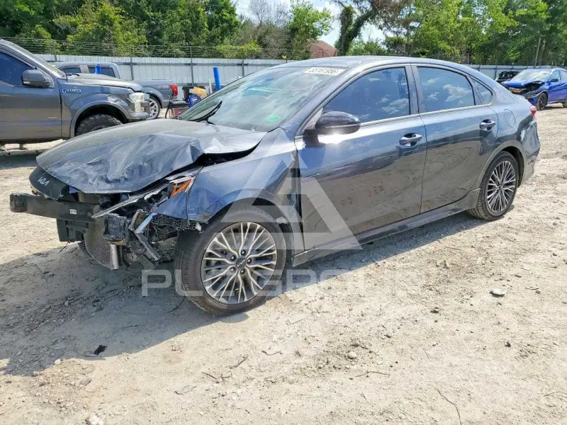 2023 KIA Forte фото