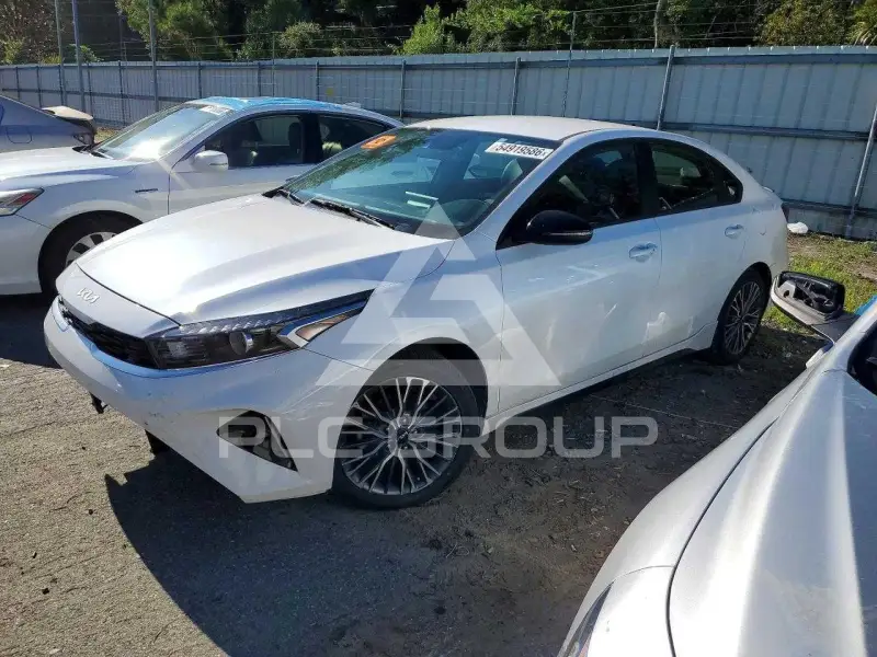 2023 KIA Forte фото