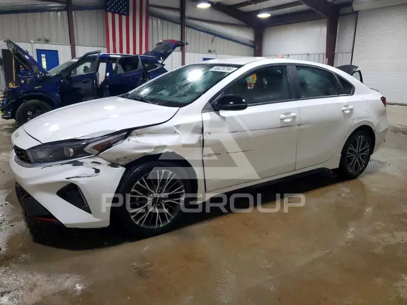 2023 KIA Forte фото